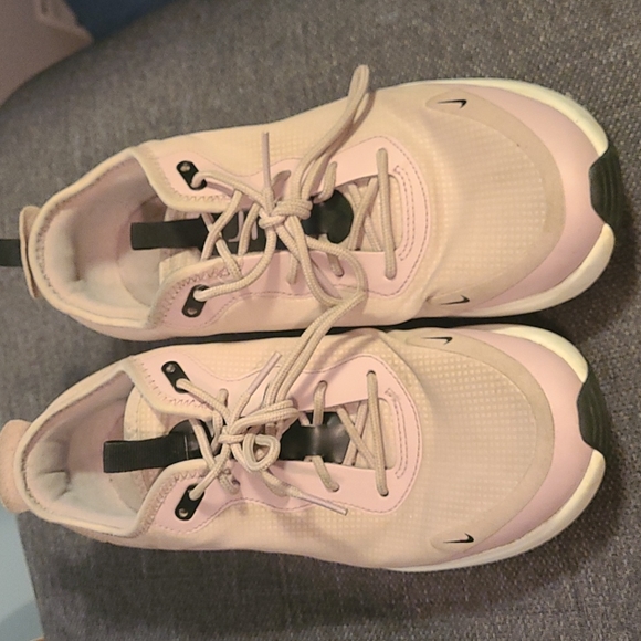 Nike Air Max Dia - Picture 2 of 5